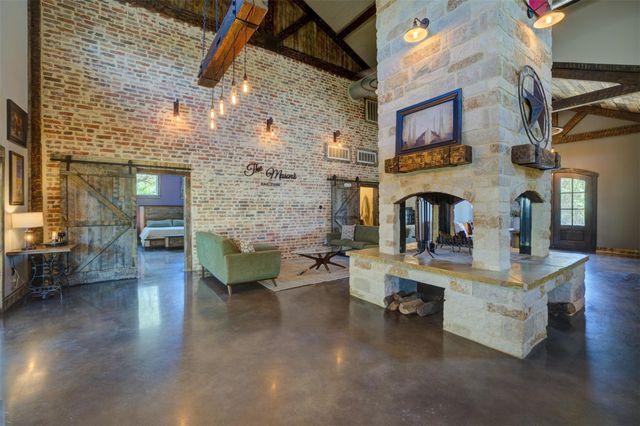 511 Lets Roll DR, Fischer, TX 78623