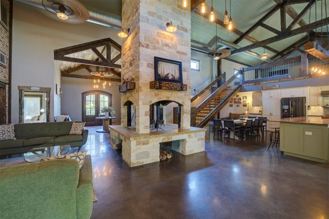 511 Lets Roll DR, Fischer, TX 78623