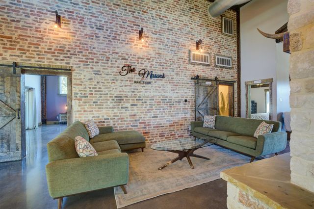 511 Lets Roll DR, Fischer, TX 78623