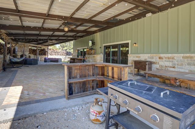 511 Lets Roll DR, Fischer, TX 78623
