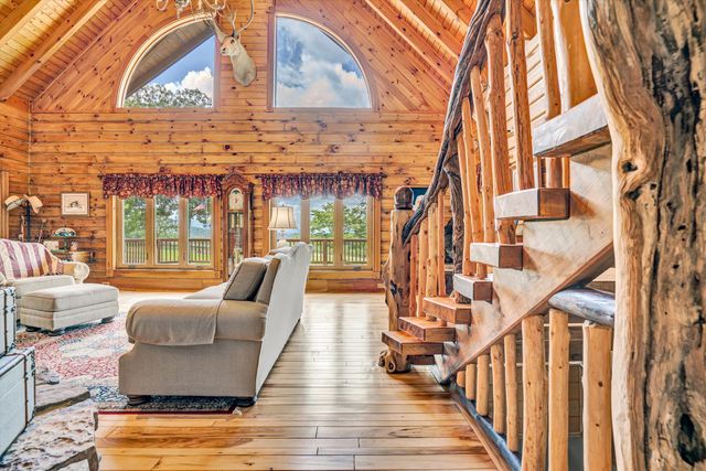 500 Jacksons Flat, Covington, VA 24426