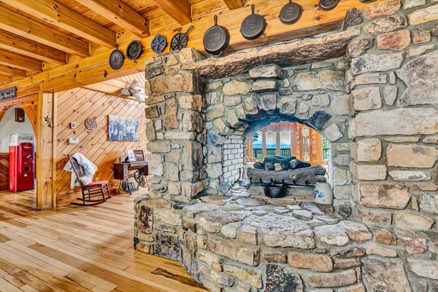 500 Jacksons Flat, Covington, VA 24426