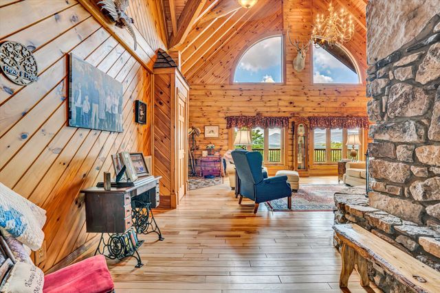 500 Jacksons Flat, Covington, VA 24426