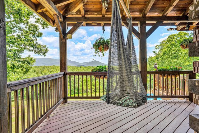 500 Jacksons Flat, Covington, VA 24426