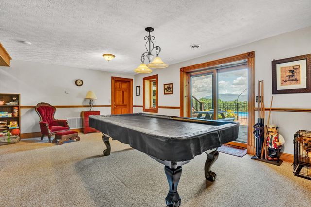 500 Jacksons Flat, Covington, VA 24426