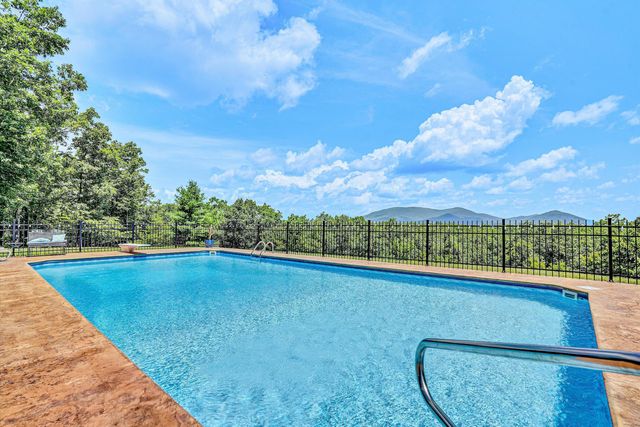 500 Jacksons Flat, Covington, VA 24426