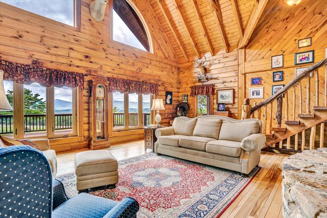 500 Jacksons Flat, Covington, VA 24426