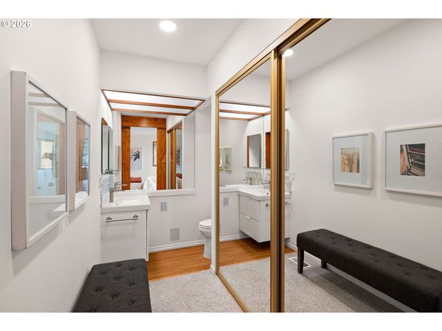 7920 Sw 82nd Ave, Portland, OR 97223