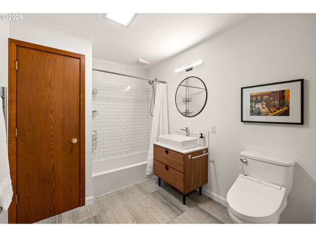 7920 Sw 82nd Ave, Portland, OR 97223