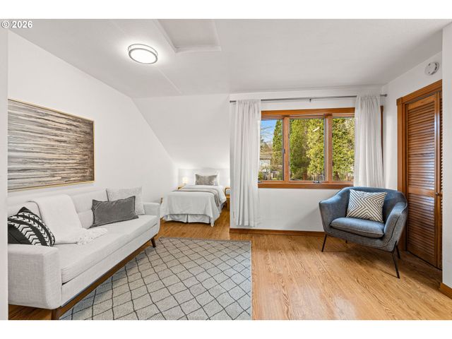 7920 Sw 82nd Ave, Portland, OR 97223