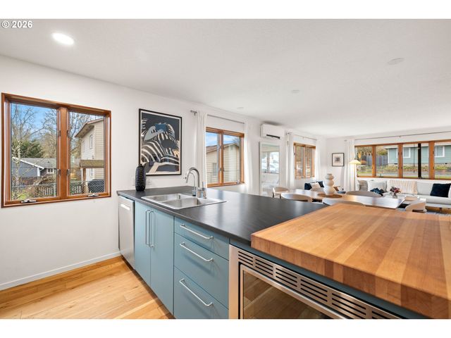 7920 Sw 82nd Ave, Portland, OR 97223