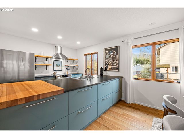 7920 Sw 82nd Ave, Portland, OR 97223