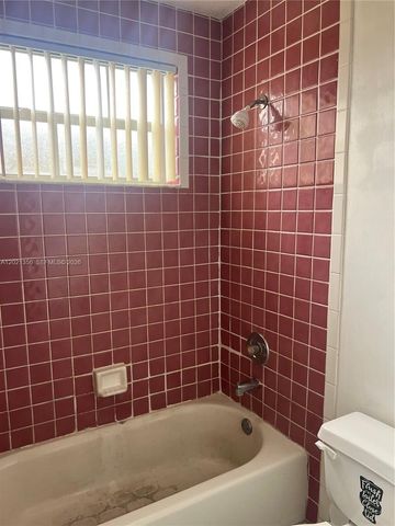 5324 Flagler St, Hollywood, FL 33021