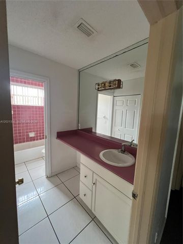 5324 Flagler St, Hollywood, FL 33021