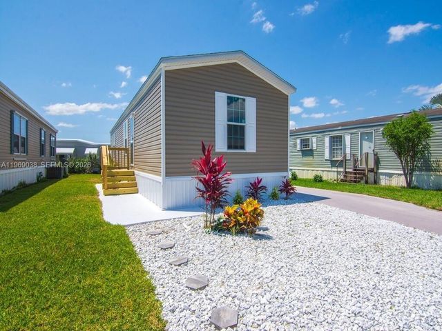 315 NE Cardinal Lane Unit Lot L25, Jensen Beach, FL 34957