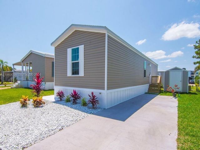 315 NE Cardinal Lane Unit Lot L25, Jensen Beach, FL 34957