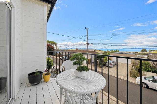 731 Gateview Ave, Albany, CA 94706