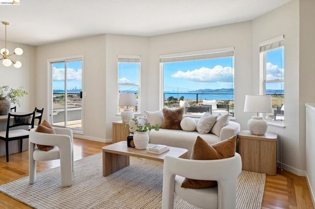 731 Gateview Ave, Albany, CA 94706