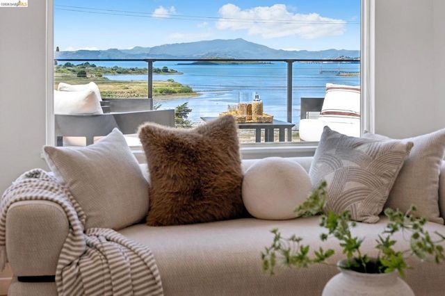 731 Gateview Ave, Albany, CA 94706