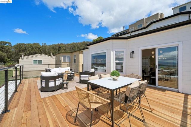 731 Gateview Ave, Albany, CA 94706