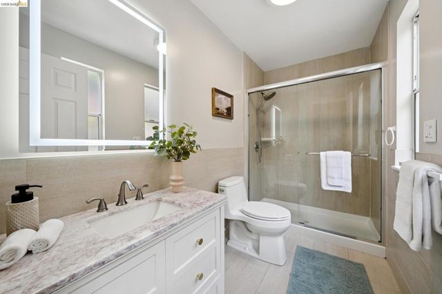 731 Gateview Ave, Albany, CA 94706