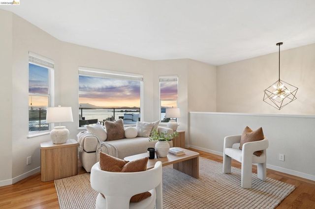 731 Gateview Ave, Albany, CA 94706