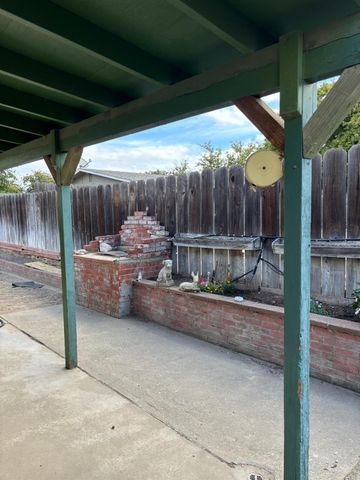 3808 Thornbury Way, Modesto, CA 95356