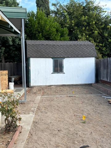 3808 Thornbury Way, Modesto, CA 95356