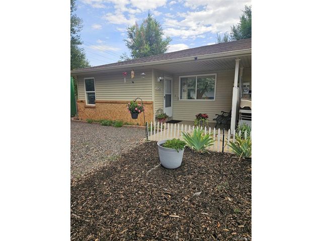 1726 Meadow St, Longmont, CO 80501