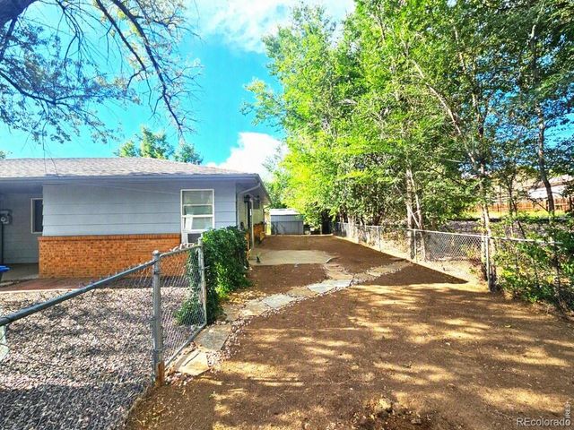 1726 Meadow St, Longmont, CO 80501