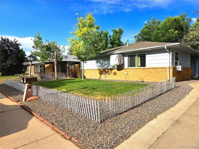 1726 Meadow St, Longmont, CO 80501