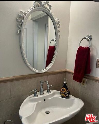 155 S Saltair Avenue, Los Angeles, CA 90049