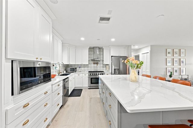 2119 GALLAGHER ROAD, Dover, FL 33527