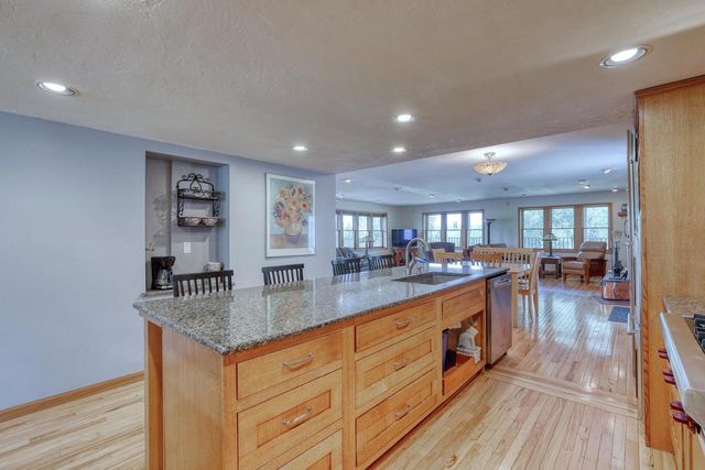 S73W23970 National AVENUE, Big Bend, WI 53103