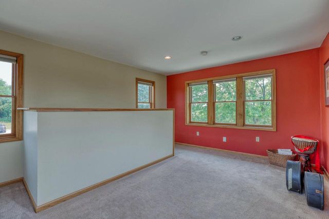 S73W23970 National AVENUE, Big Bend, WI 53103