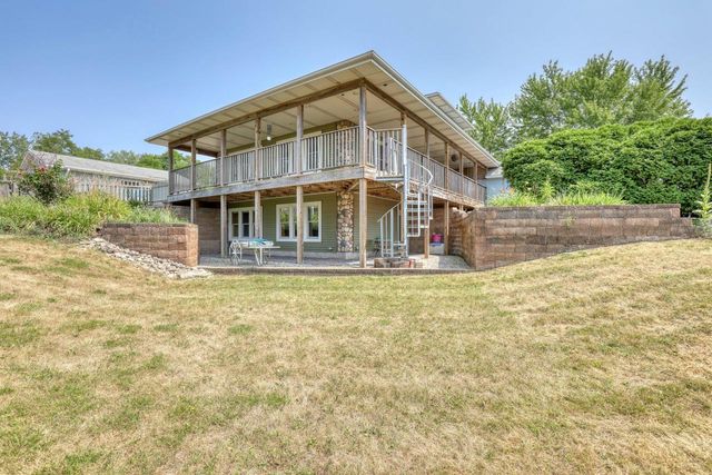 S73W23970 National AVENUE, Big Bend, WI 53103