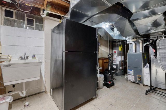 S73W23970 National AVENUE, Big Bend, WI 53103