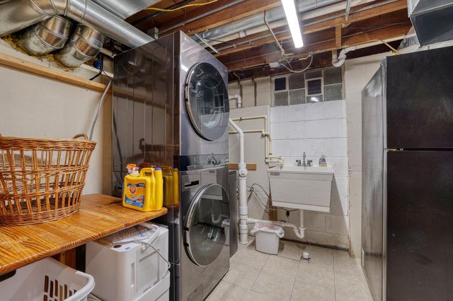 S73W23970 National AVENUE, Big Bend, WI 53103