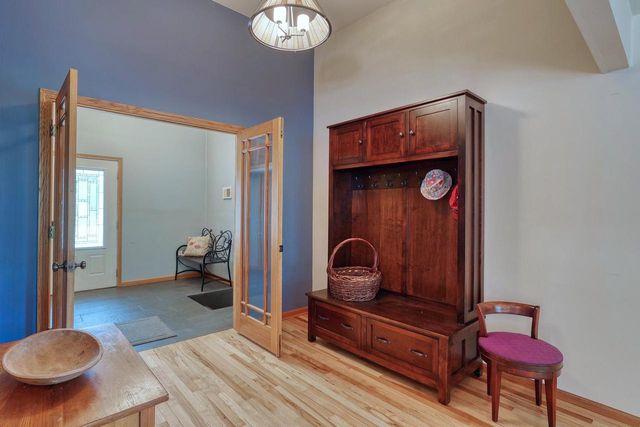 S73W23970 National AVENUE, Big Bend, WI 53103