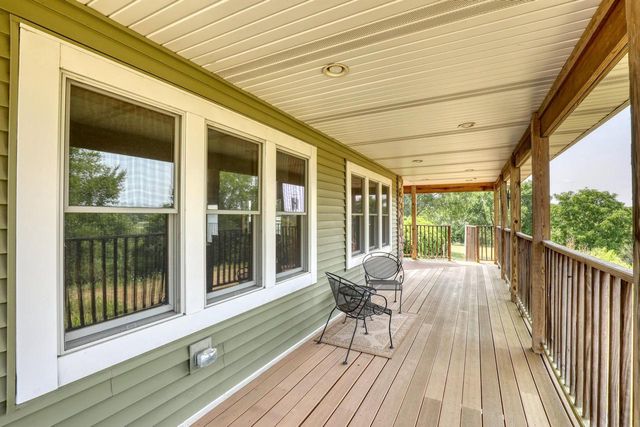 S73W23970 National AVENUE, Big Bend, WI 53103