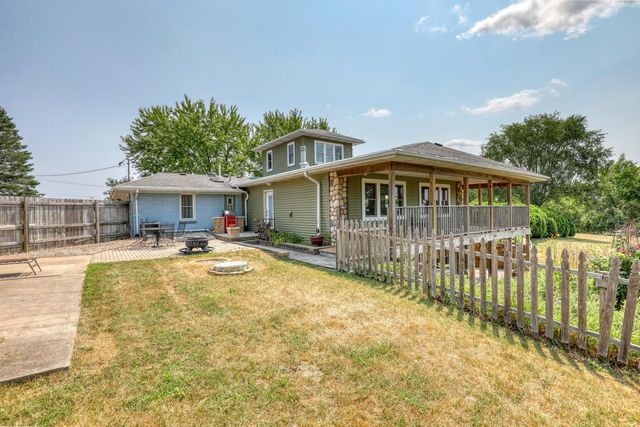 S73W23970 National AVENUE, Big Bend, WI 53103