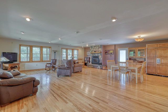 S73W23970 National AVENUE, Big Bend, WI 53103
