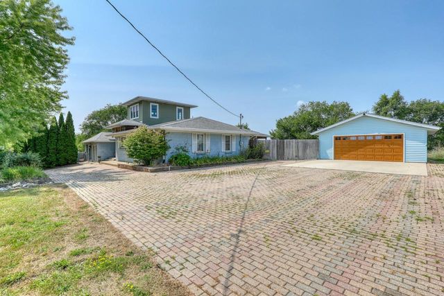 S73W23970 National AVENUE, Big Bend, WI 53103