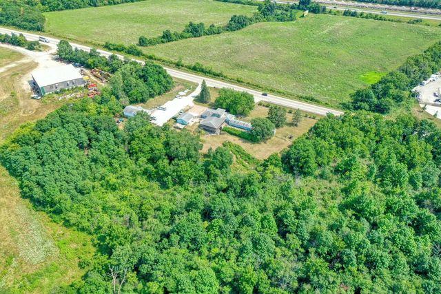 S73W23970 National AVENUE, Big Bend, WI 53103