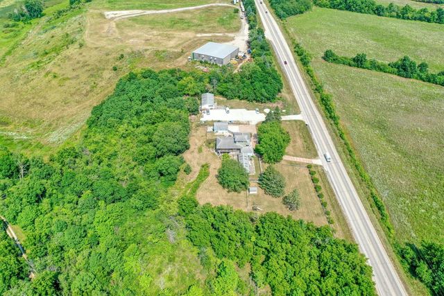 S73W23970 National AVENUE, Big Bend, WI 53103