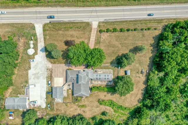 S73W23970 National AVENUE, Big Bend, WI 53103
