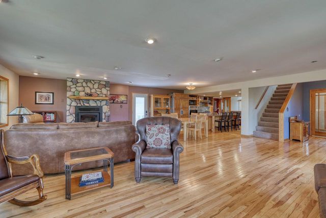 S73W23970 National AVENUE, Big Bend, WI 53103