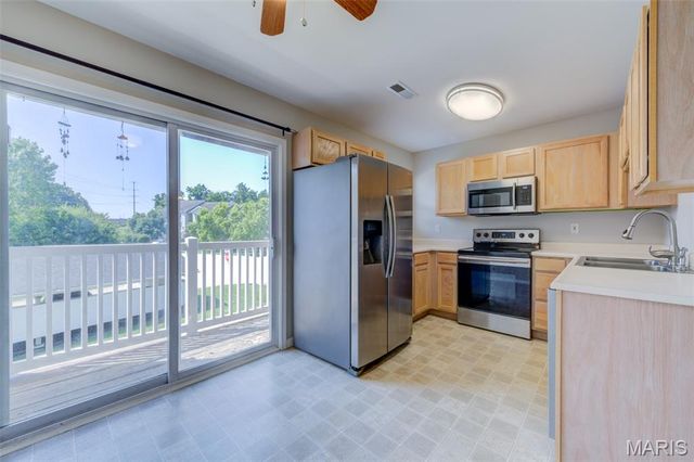 480 Benton Drive F, St Peters, MO 63376