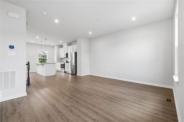 233 Chesna Dr, Whitehall, PA 15234