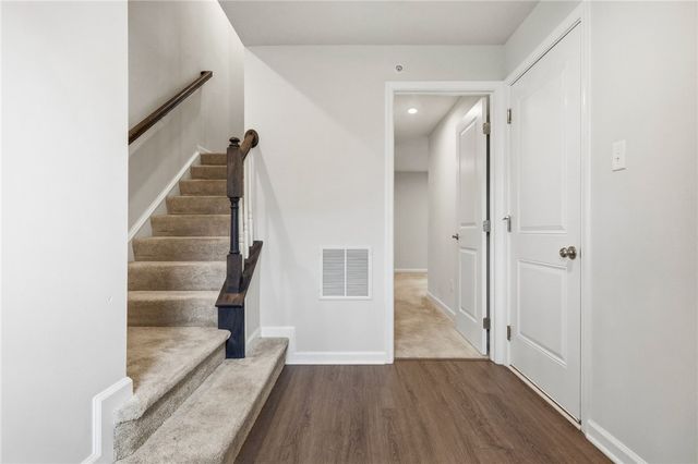 233 Chesna Dr, Whitehall, PA 15234